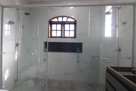 Casa para alugar com 358m², 7 quartos e 3 vagasBanheiro do Quarto 1