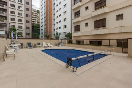 Apartamento à venda com 137m², 3 quartos e 2 vagas Apartamento à venda com 137m², 3 quartos e 2 vagasPiscina