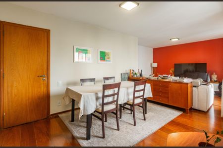 Apartamento à venda com 137m², 3 quartos e 2 vagas Apartamento à venda com 137m², 3 quartos e 2 vagasSala de jantar