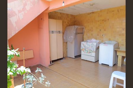 Casa à venda com 190m², 3 quartos e 2 vagas Casa à venda com 190m², 3 quartos e 2 vagasÁrea de serviço