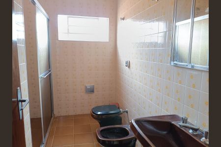 Casa à venda com 190m², 3 quartos e 2 vagas Casa à venda com 190m², 3 quartos e 2 vagasBanheiro