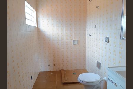 Casa à venda com 190m², 3 quartos e 2 vagas Casa à venda com 190m², 3 quartos e 2 vagasBanheiro