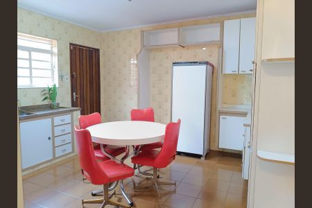 Casa à venda com 190m², 3 quartos e 2 vagas Casa à venda com 190m², 3 quartos e 2 vagasCozinha