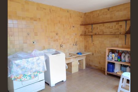 Casa à venda com 190m², 3 quartos e 2 vagas Casa à venda com 190m², 3 quartos e 2 vagasÁrea de serviço