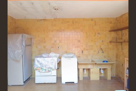 Casa à venda com 190m², 3 quartos e 2 vagas Casa à venda com 190m², 3 quartos e 2 vagasÁrea de serviço