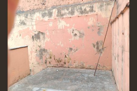 Casa à venda com 190m², 3 quartos e 2 vagas Casa à venda com 190m², 3 quartos e 2 vagasÁrea externa