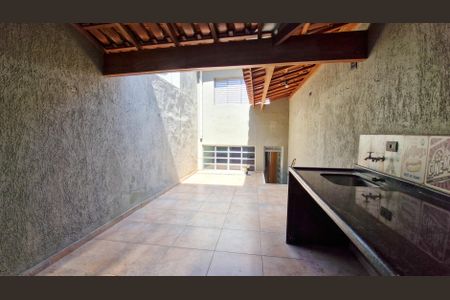 Casa à venda com 120m², 3 quartos e 1 vagaChurrasqueira