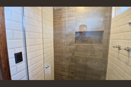 Casa à venda com 120m², 3 quartos e 1 vagaBanheiro