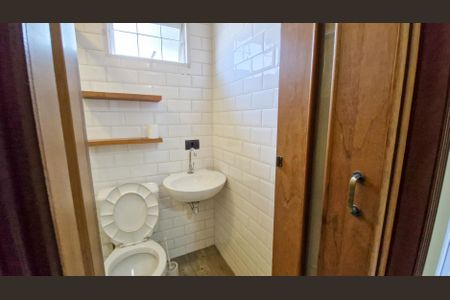 Casa à venda com 120m², 3 quartos e 1 vagaBanheiro