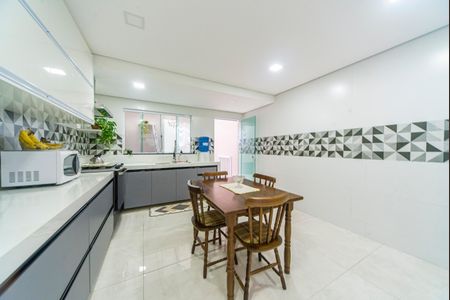 Casa à venda com 108m², 2 quartos e 1 vagaCozinha 