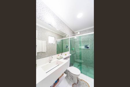 Casa à venda com 108m², 2 quartos e 1 vagaBanheiro 2