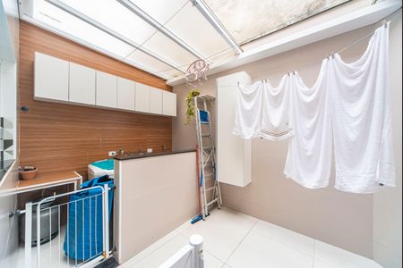 Casa à venda com 108m², 2 quartos e 1 vagaÁrea de Serviço