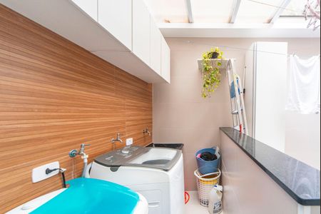 Casa à venda com 108m², 2 quartos e 1 vagaÁrea de Serviço