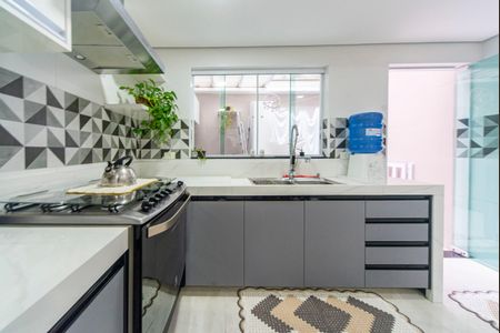 Casa à venda com 108m², 2 quartos e 1 vagaCozinha 