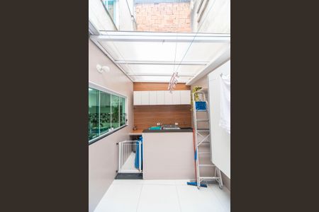 Casa à venda com 108m², 2 quartos e 1 vagaÁrea de Serviço