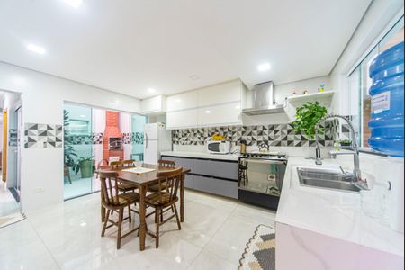 Casa à venda com 108m², 2 quartos e 1 vagaCozinha 