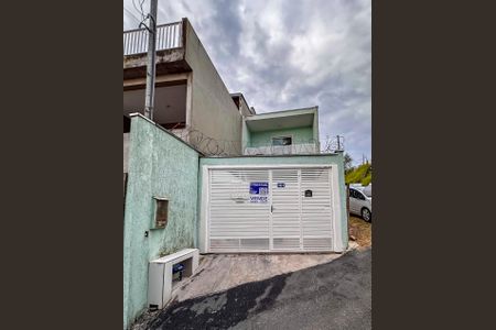 Casa à venda com 108m², 2 quartos e 1 vagaFachada