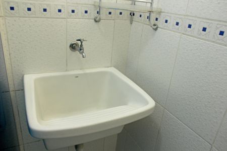Banheiro de kitnet/studio para alugar com 1 quarto, 30m² em Ponta da Praia, Santos