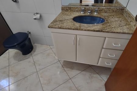 Casa à venda com 180m², 4 quartos e 3 vagas Casa à venda com 180m², 4 quartos e 3 vagasBanheiro da Suíte