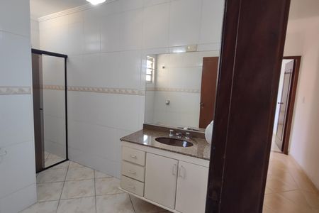 Casa à venda com 180m², 4 quartos e 3 vagas Casa à venda com 180m², 4 quartos e 3 vagasBanheiro