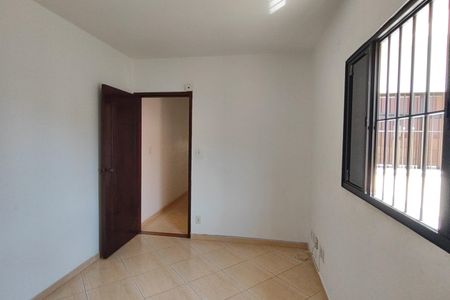 Casa à venda com 180m², 4 quartos e 3 vagas Casa à venda com 180m², 4 quartos e 3 vagasQuarto 2
