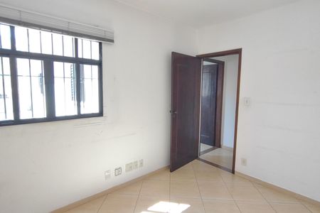 Casa à venda com 180m², 4 quartos e 3 vagas Casa à venda com 180m², 4 quartos e 3 vagasQuarto 1