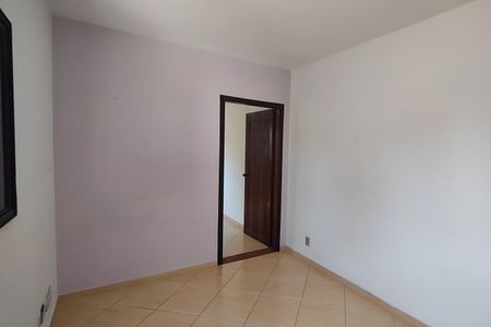 Casa à venda com 180m², 4 quartos e 3 vagas Casa à venda com 180m², 4 quartos e 3 vagasQuarto 2