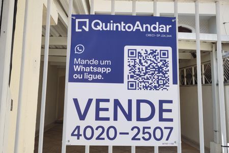Casa à venda com 180m², 4 quartos e 3 vagas Casa à venda com 180m², 4 quartos e 3 vagasPlaquinha