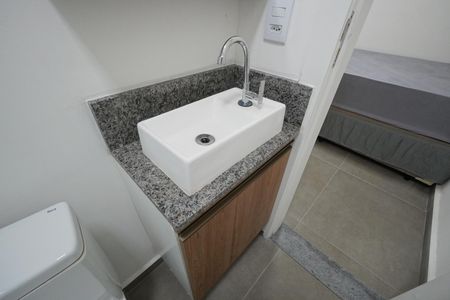 Banheiro de kitnet/studio para alugar com 1 quarto, 24m² em Vila Mariana, São Paulo