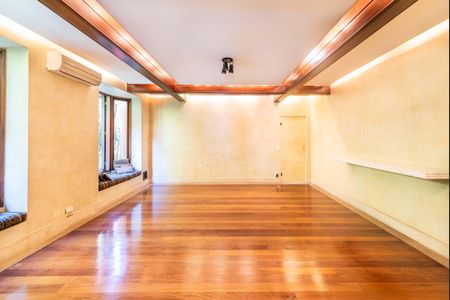 Casa à venda com 4 quartos, 570m² em Jardim Paulista, São Paulo