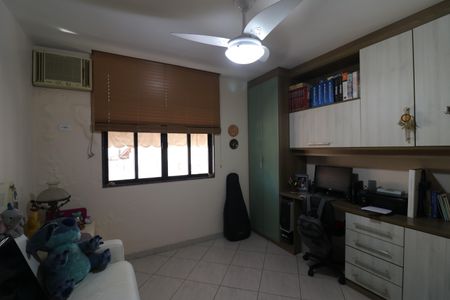 Apartamento à venda com 198m², 4 quartos e 3 vagasQuarto