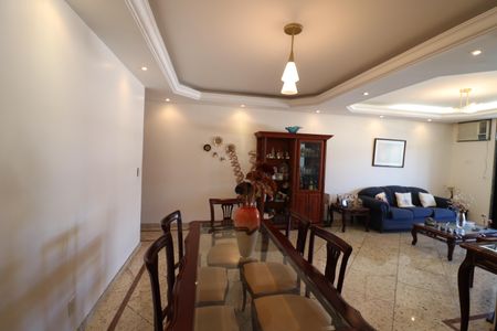Apartamento à venda com 198m², 4 quartos e 3 vagasSala