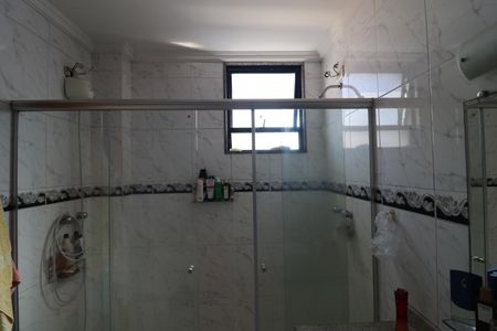 Apartamento à venda com 198m², 4 quartos e 3 vagasBanheiro da Suíte 1