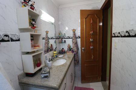 Apartamento à venda com 198m², 4 quartos e 3 vagasBanheiro da Suíte 2