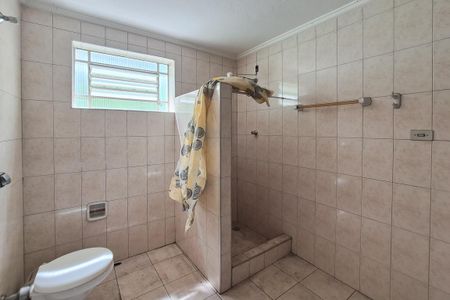 Casa à venda com 383m², 3 quartos e 4 vagasEdícula - banheiro