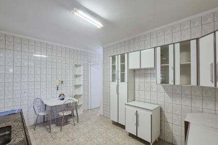 Casa à venda com 383m², 3 quartos e 4 vagasCozinha - Armários