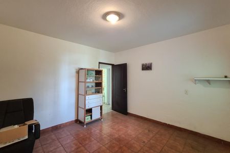 Casa à venda com 383m², 3 quartos e 4 vagasEdícula - quarto