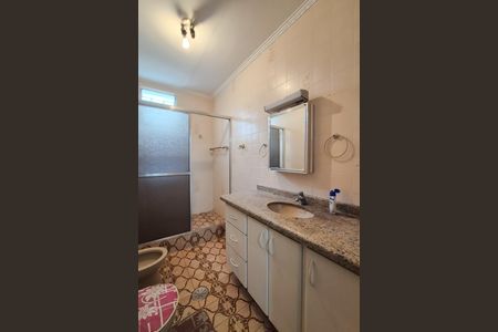 Casa à venda com 383m², 3 quartos e 4 vagasBanheiro Social