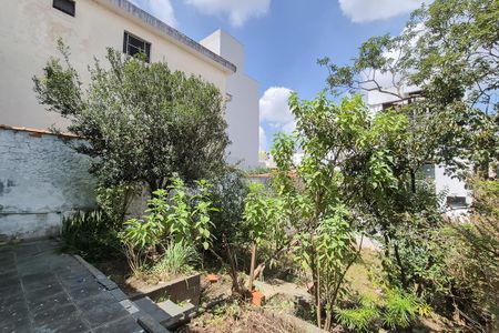 Casa à venda com 383m², 3 quartos e 4 vagasQuintal