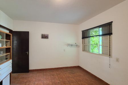 Casa à venda com 383m², 3 quartos e 4 vagasEdícula - quarto