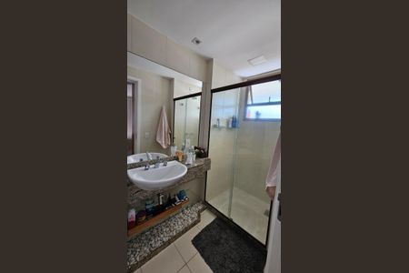 Apartamento à venda com 85m², 2 quartos e 1 vaga Apartamento à venda com 85m², 2 quartos e 1 vagaBanheiro