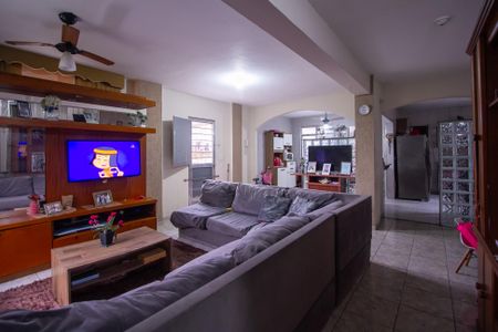 Sala de casa para alugar com 3 quartos, 250m² em Amendoeira, São Gonçalo