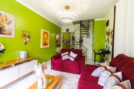 Sala de casa à venda com 4 quartos, 130m² em Conjunto Residencial José Bonifácio, São Paulo