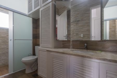 Apartamento para alugar com 100m², 4 quartos e 2 vagas Apartamento para alugar com 100m², 4 quartos e 2 vagasBanheiro da Suíte