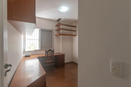 Quarto 1 de apartamento para alugar com 4 quartos, 100m² em Vila Olímpia, São Paulo