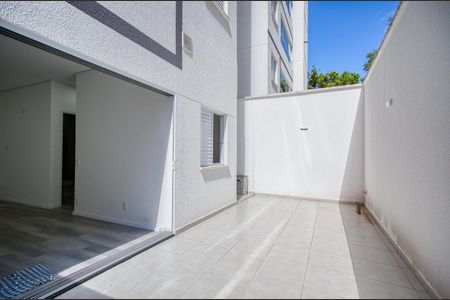 Apartamento à venda com 70m², 2 quartos e 1 vaga03sala005.jpg