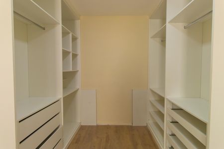 Apartamento para alugar com 59m², 2 quartos e 1 vagaCloset do quarto 2