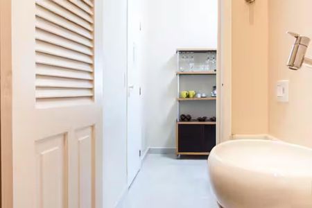 Apartamento para alugar com 85m², 2 quartos e sem vaga Apartamento para alugar com 85m², 2 quartos e sem vagaBanheiro