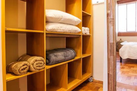 Apartamento para alugar com 85m², 2 quartos e sem vaga Apartamento para alugar com 85m², 2 quartos e sem vagaCloset