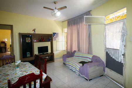 Sala de casa à venda com 4 quartos, 110m² em Rocha Miranda, Rio de Janeiro